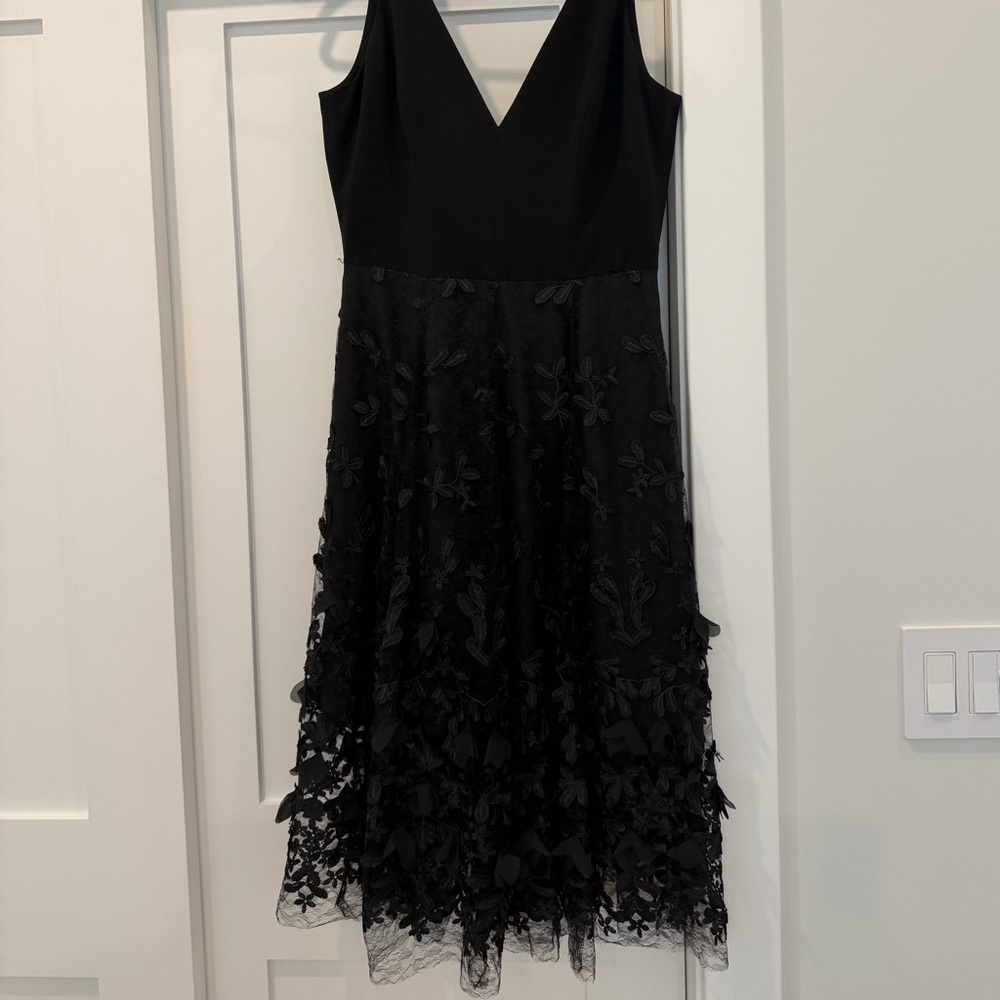 Dress the Population Black V-Neck Floral Appliqué Midi Dress - Picture 4 of 10